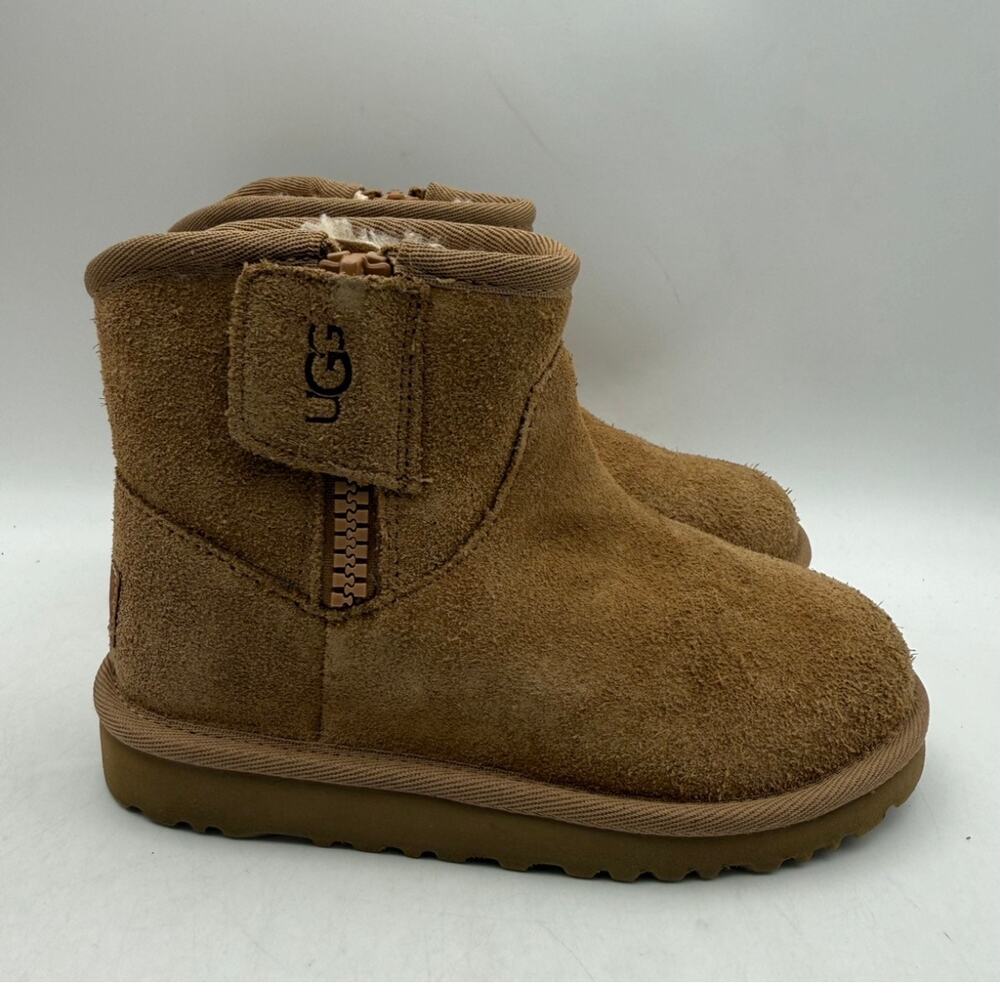 UGG Kids Adri Classic Mini Boots US 12 EU 30 Chestnut Brown Suede
